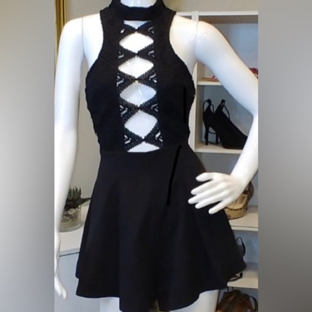 RUMOR BOUTIQUE CROCHET ROMPER Size 6